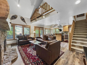 402 Timber Escape at Chapparal! Relaxing Deer Valley Condo with Hot Tub! Close to Skiing & Hiking! condo